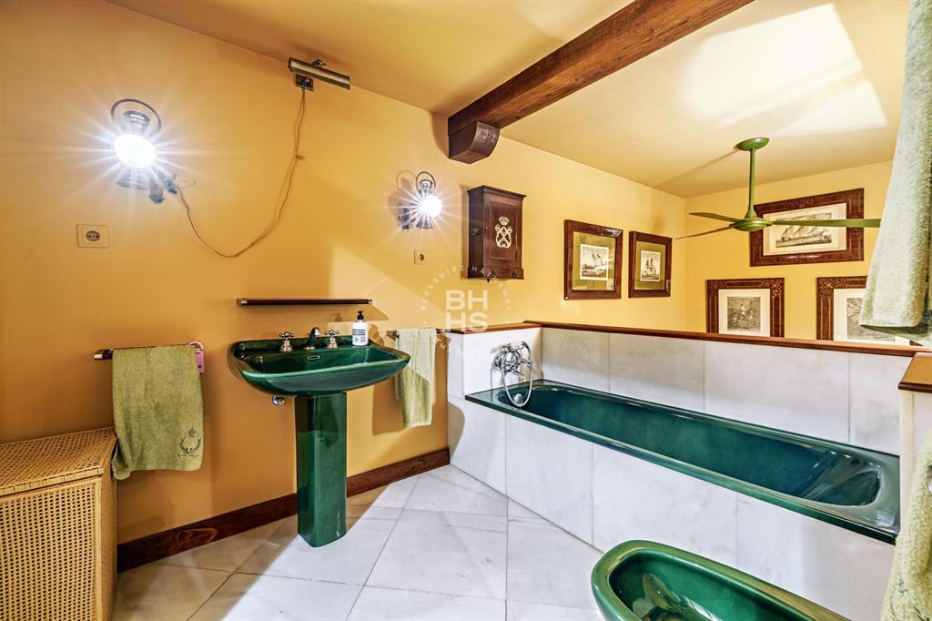 29015, Spain, 7 Bedrooms Bedrooms, ,3 BathroomsBathrooms,Residential,Active,181457