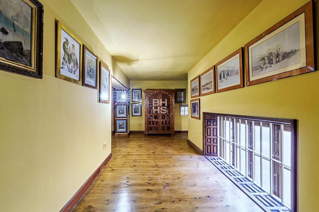 29015, Spain, 7 Bedrooms Bedrooms, ,3 BathroomsBathrooms,Residential,Active,181457