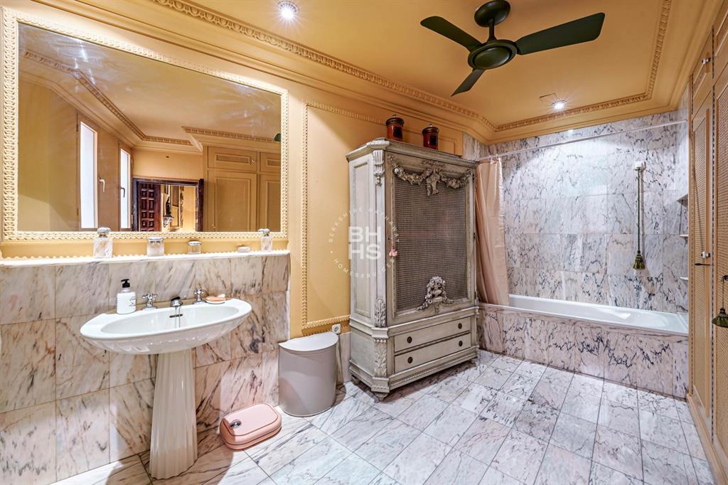 29015, Spain, 7 Bedrooms Bedrooms, ,3 BathroomsBathrooms,Residential,Active,181457