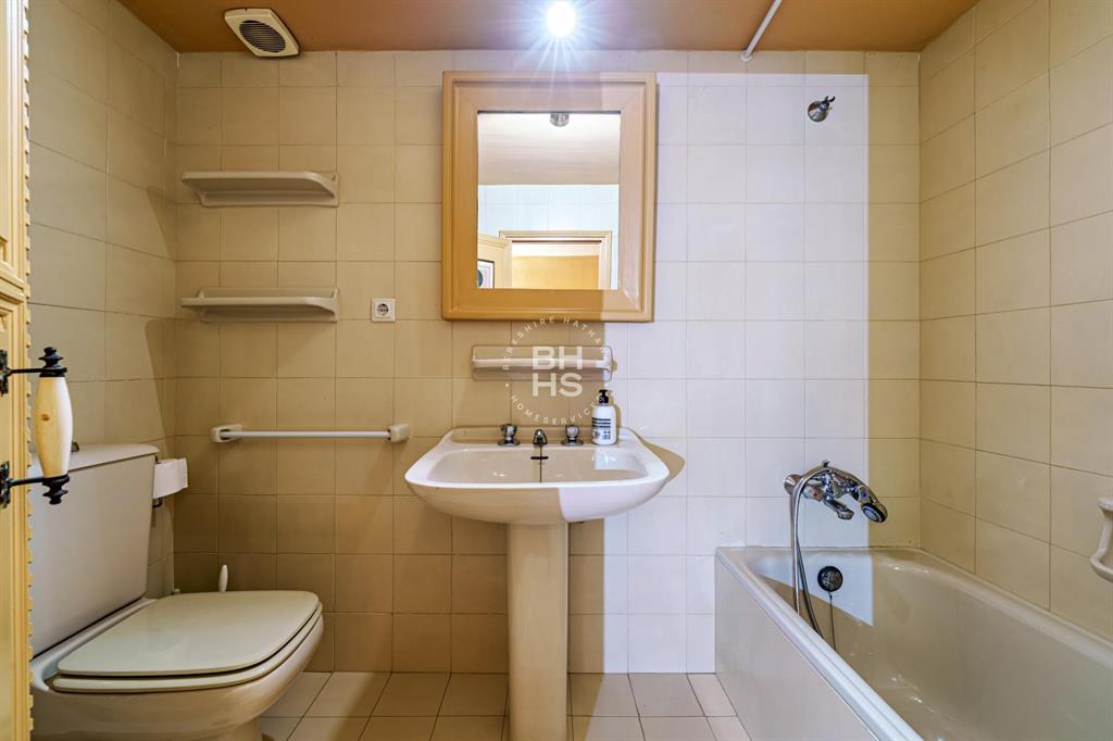 29015, Spain, 7 Bedrooms Bedrooms, ,3 BathroomsBathrooms,Residential,Active,181457