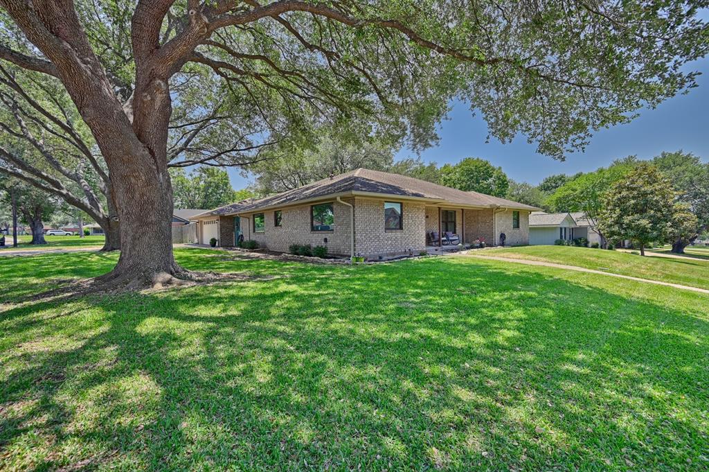 1600 Pecan Street, Brenham, Texas image 1