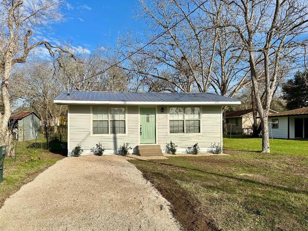 615 S Mary Street, Shiner, Texas image 1