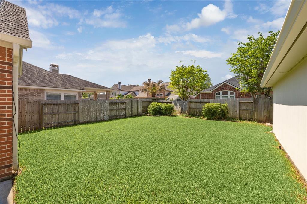 6107 Castle Peak Lane, League City, Texas image 28