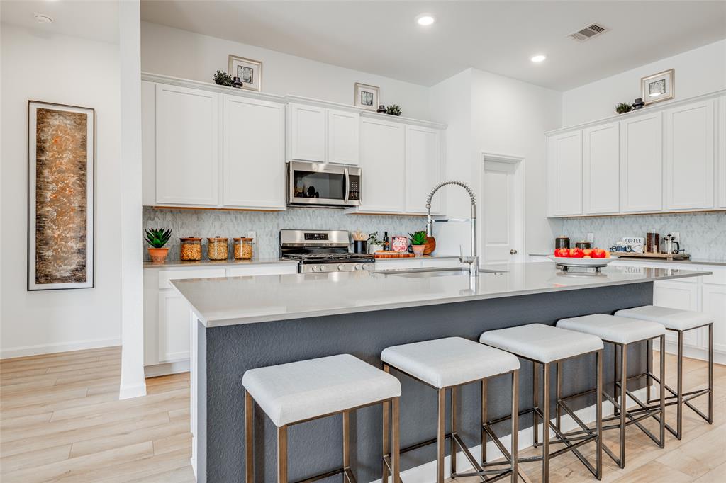 15002 Goujon Gates Drive, Conroe, Texas image 2