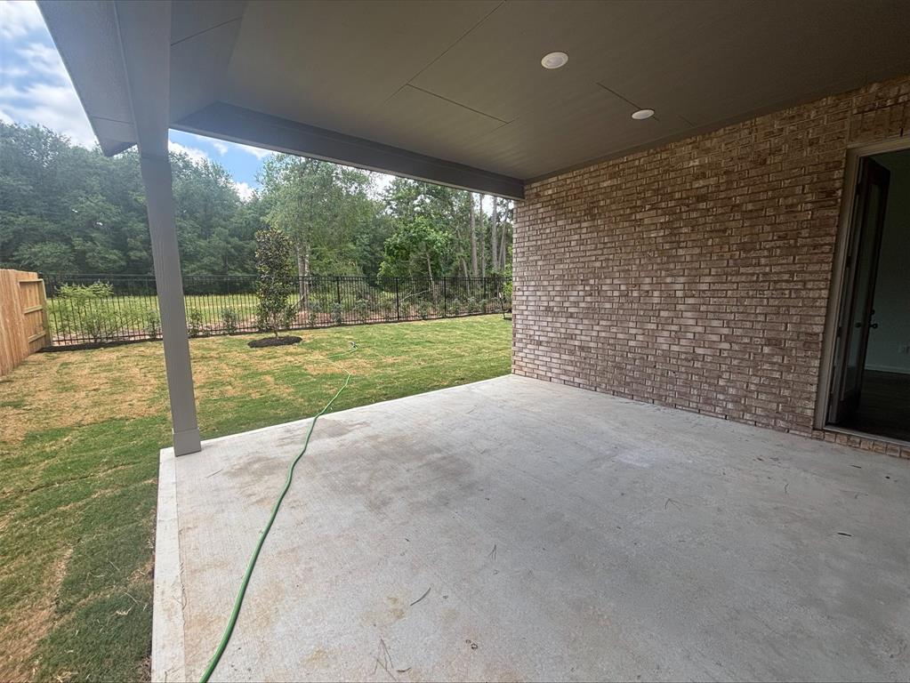 15002 Goujon Gates Drive, Conroe, Texas image 13