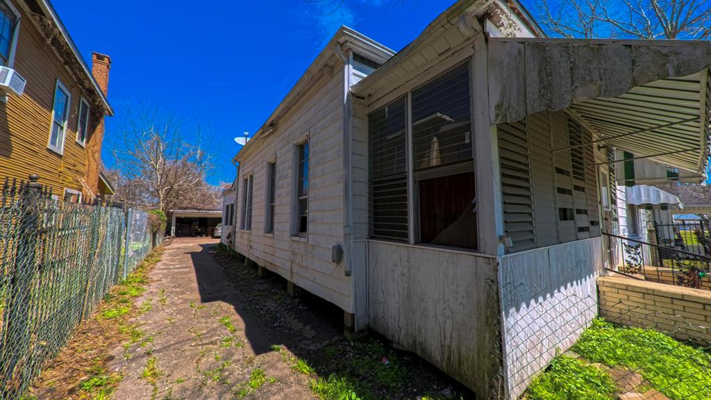 1060 Harrison Street, Beaumont, Texas image 3