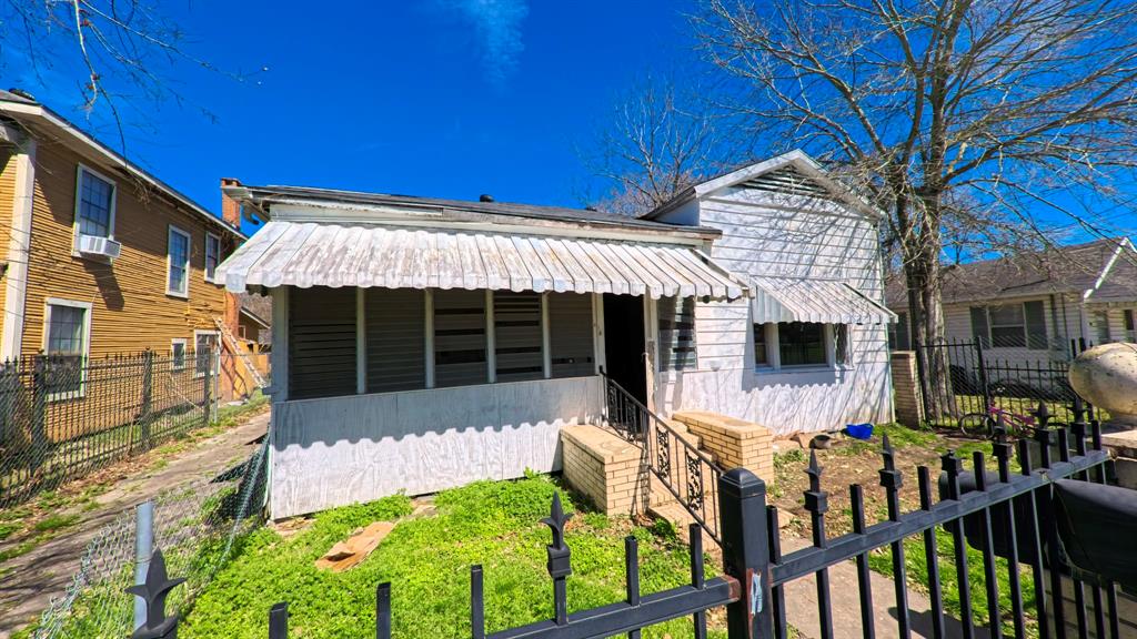 1060 Harrison Street, Beaumont, Texas image 2
