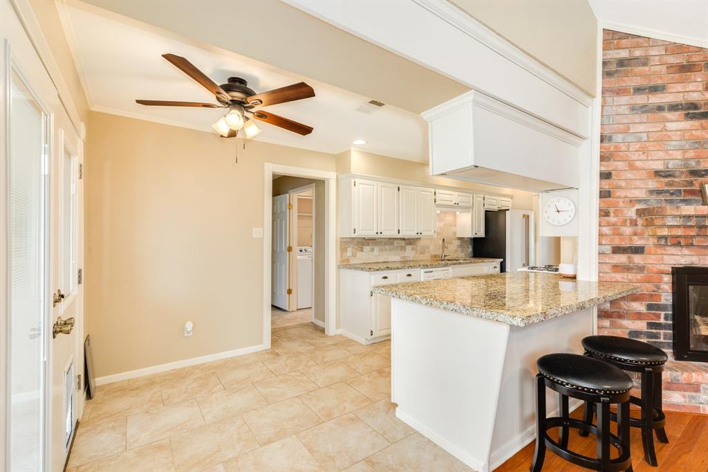 327 Petunia Street St, Lake Jackson, Texas image 6