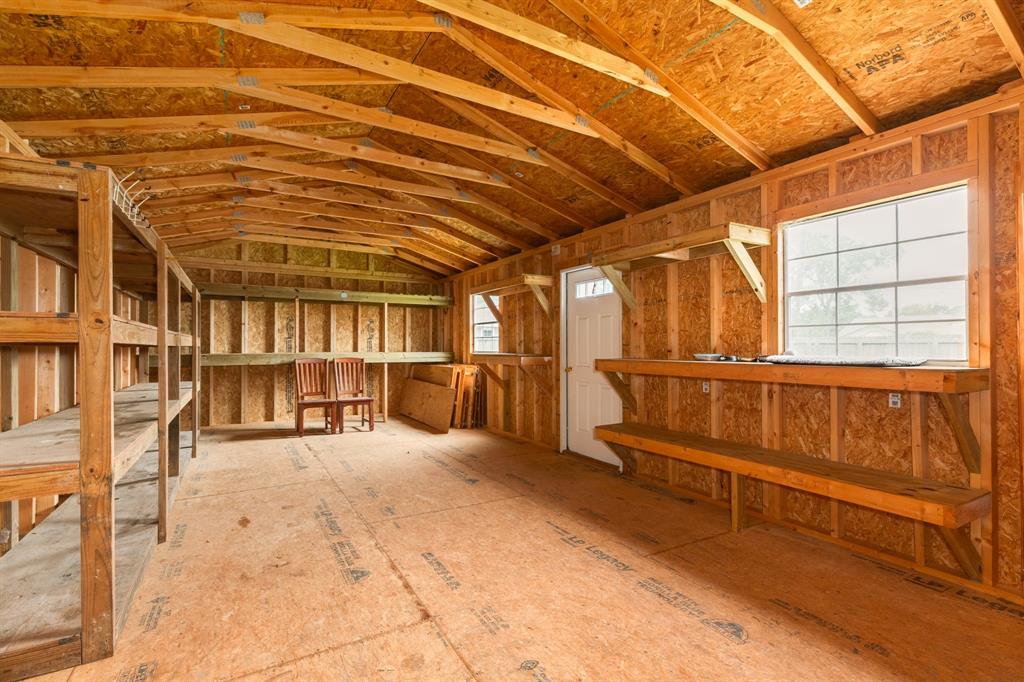 327 Petunia Street St, Lake Jackson, Texas image 23