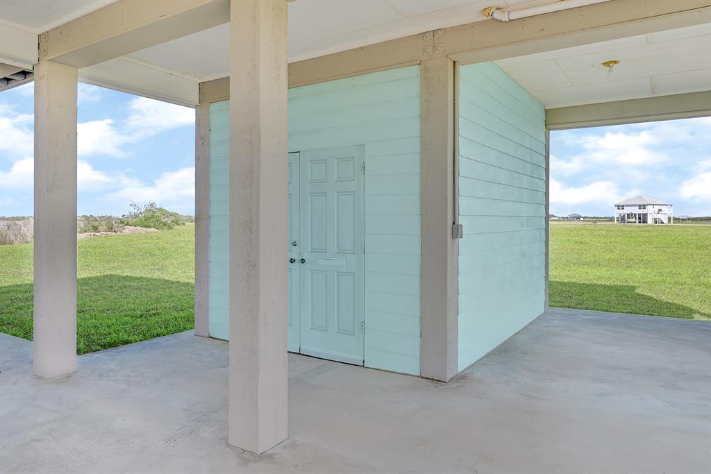 747 Waypoint Drive, Palacios, Texas image 8