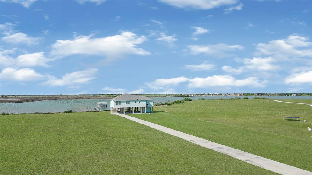 747 Waypoint Drive, Palacios, Texas image 4