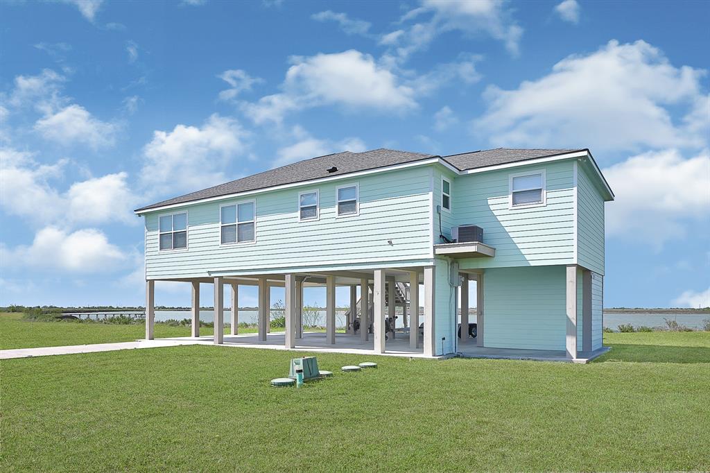 747 Waypoint Drive, Palacios, Texas image 7