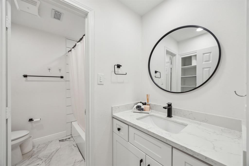 9584 Doliver Drive, Houston, Texas image 14