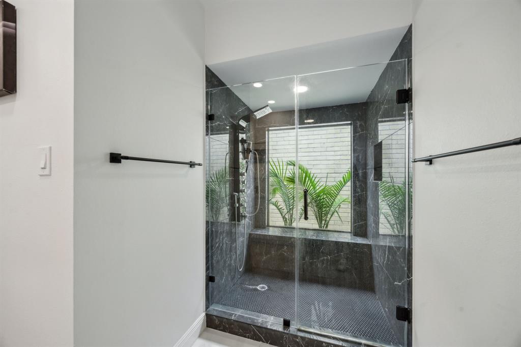 9584 Doliver Drive, Houston, Texas image 10