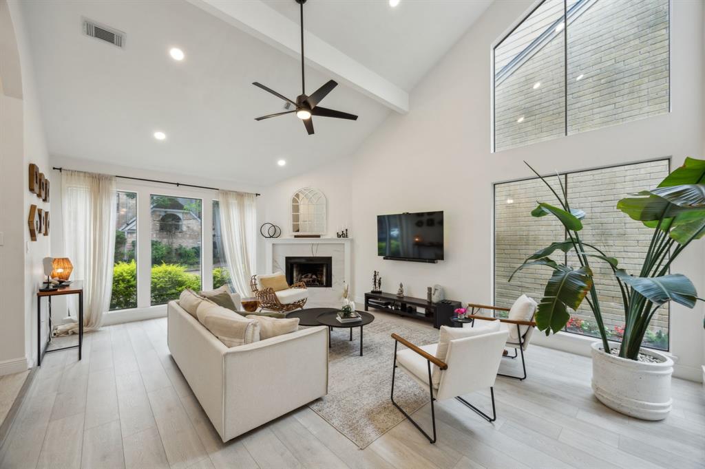 9584 Doliver Drive, Houston, Texas image 12