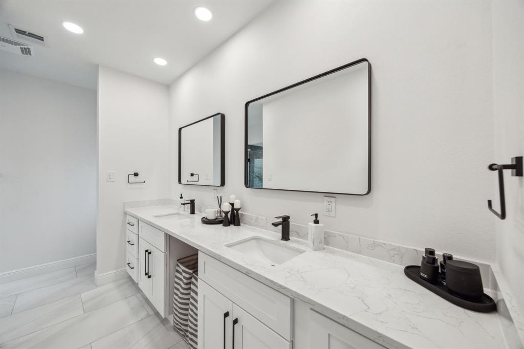 9584 Doliver Drive, Houston, Texas image 9