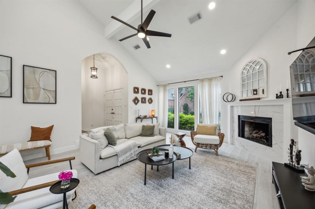 9584 Doliver Drive, Houston, Texas image 2