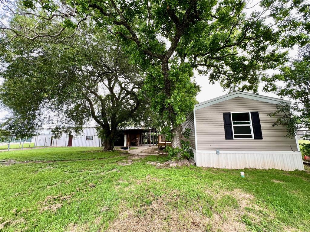 10028 Longpoint Road, Burton, Texas image 5