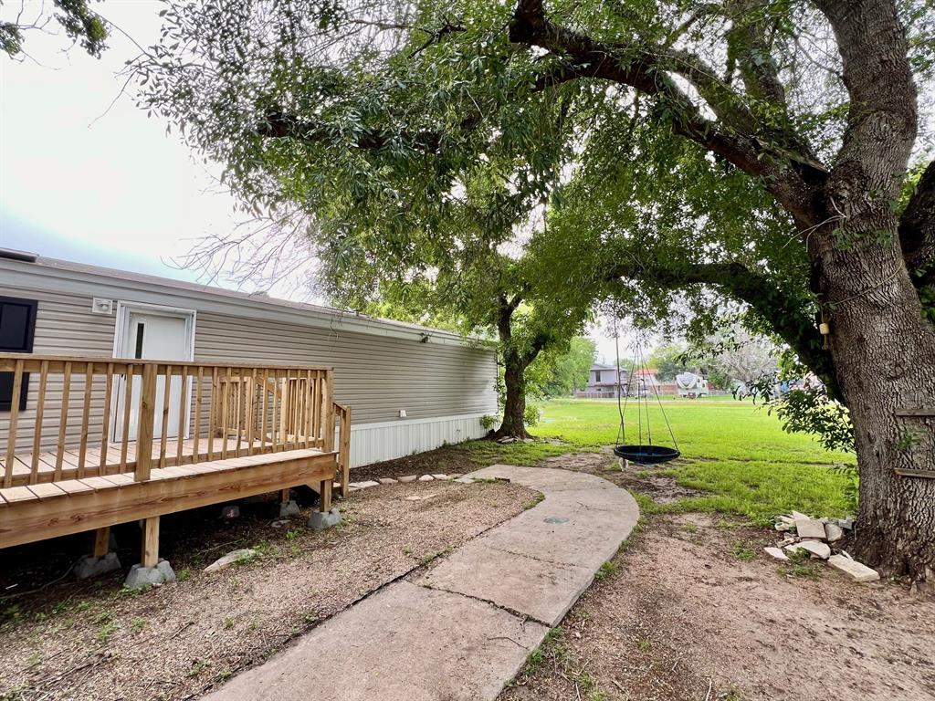 10028 Longpoint Road, Burton, Texas image 6