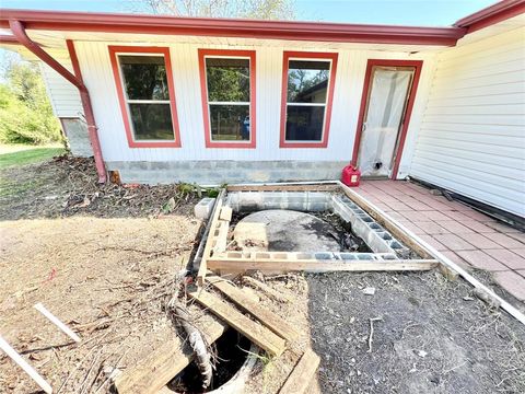 A home in Brazoria