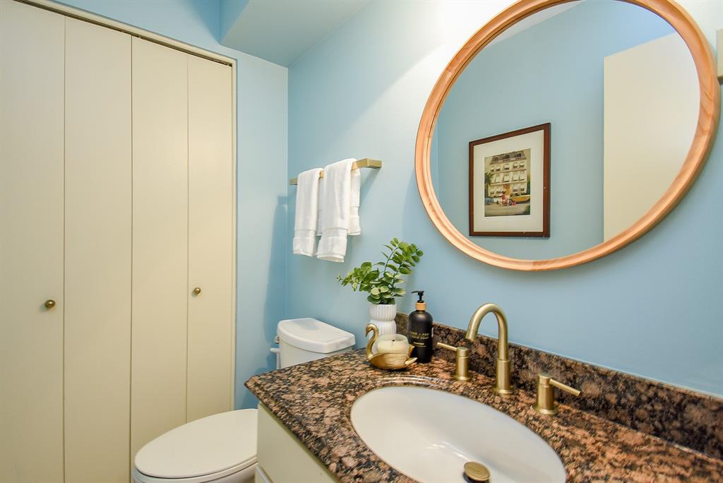 2333 Bering Drive #104, Houston, Texas image 6