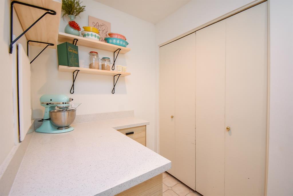 2333 Bering Drive #104, Houston, Texas image 18