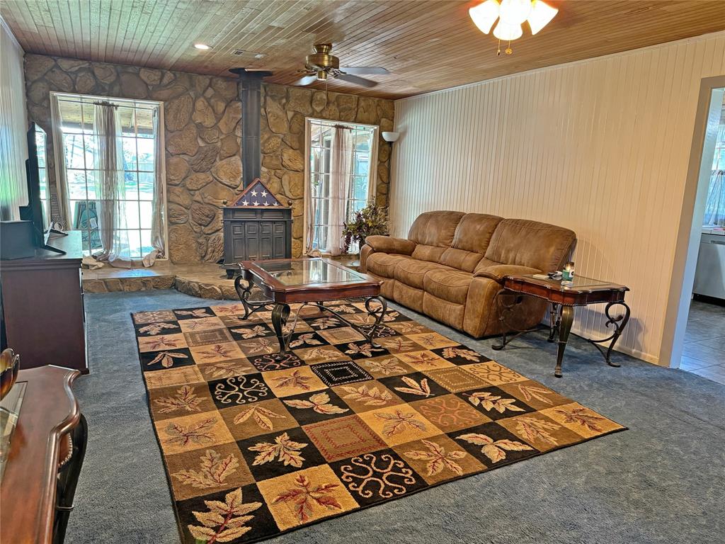 212 Park Lane, Goodrich, Texas image 4