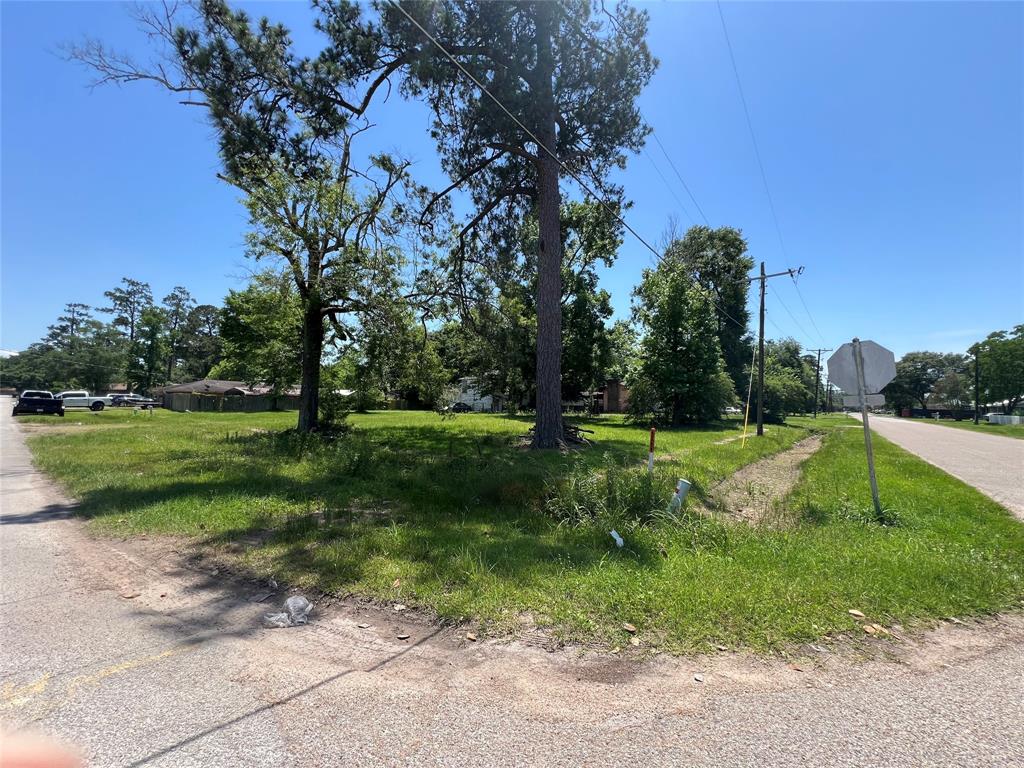 404 & 400 E Hanson Street, Cleveland, Texas image 1