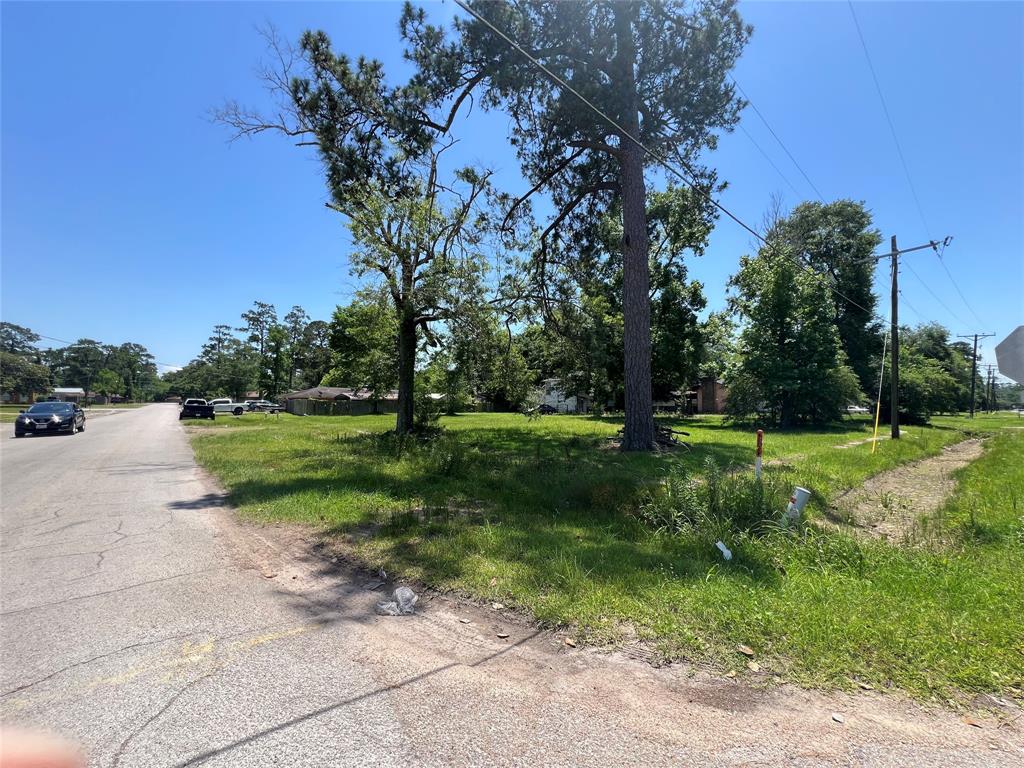 404 & 400 E Hanson Street, Cleveland, Texas image 4