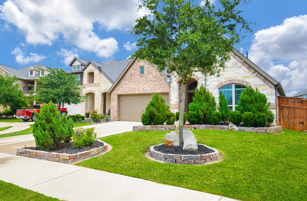 4515 Primrose Valley Lane, Fulshear, Texas image 1