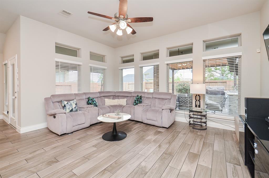 4515 Primrose Valley Lane, Fulshear, Texas image 15
