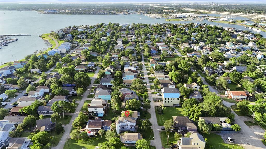 718 Pine Road, Clear Lake Shores, Texas image 39