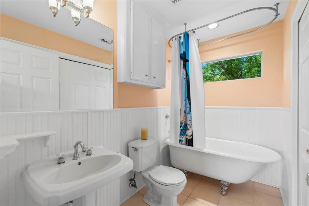718 Pine Road, Clear Lake Shores, Texas image 33