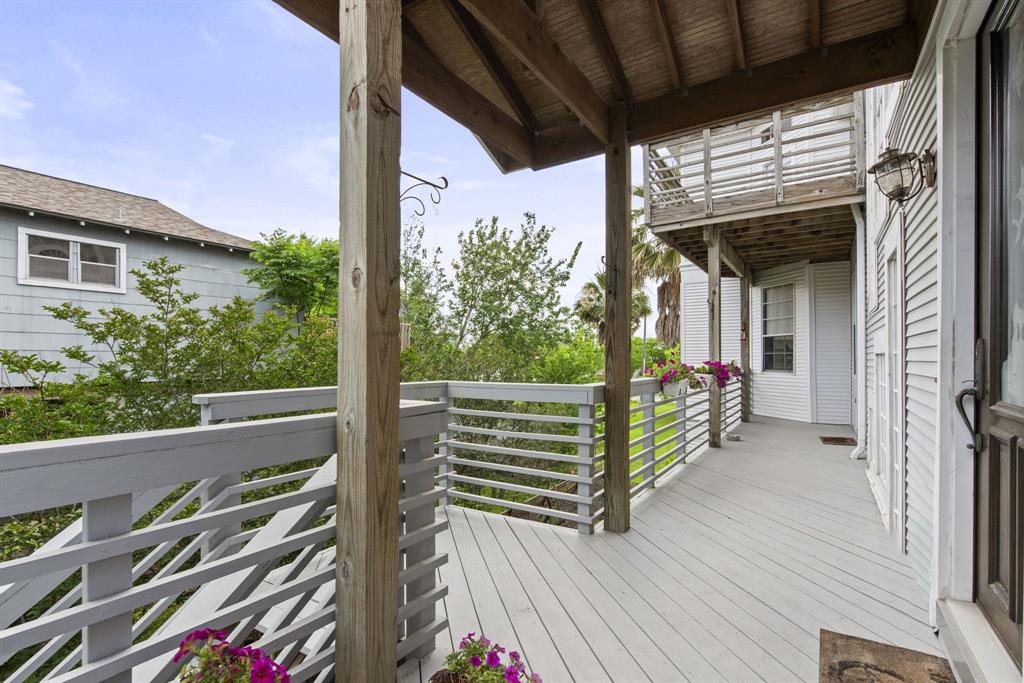 718 Pine Road, Clear Lake Shores, Texas image 6