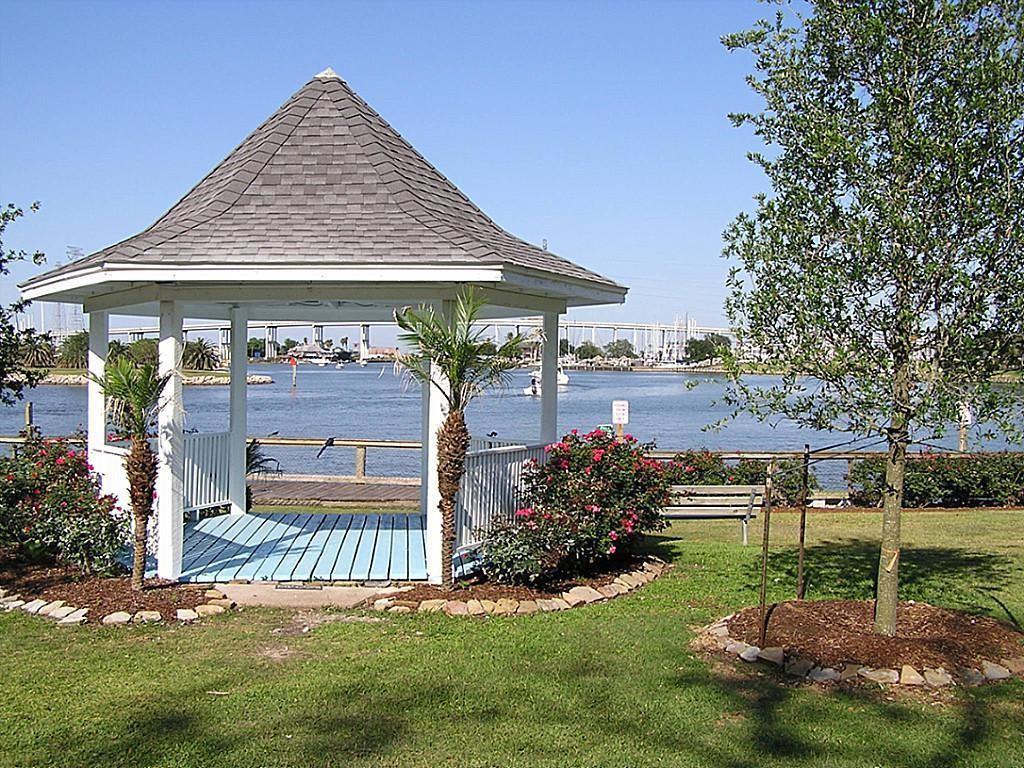 718 Pine Road, Clear Lake Shores, Texas image 42