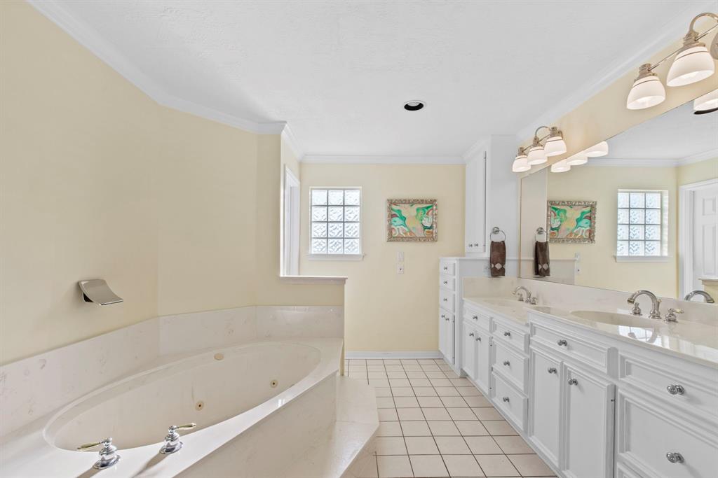 718 Pine Road, Clear Lake Shores, Texas image 27