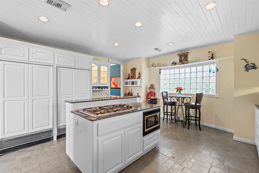 718 Pine Road, Clear Lake Shores, Texas image 13