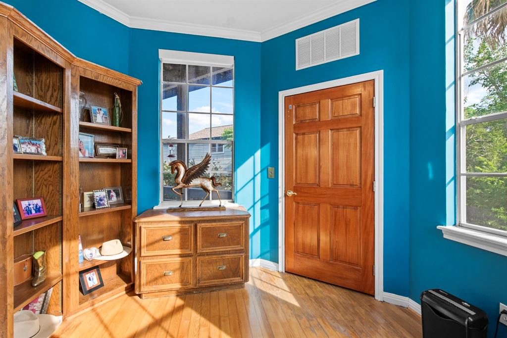 718 Pine Road, Clear Lake Shores, Texas image 11
