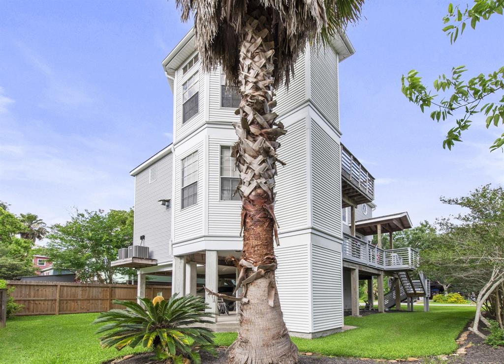 718 Pine Road, Clear Lake Shores, Texas image 35