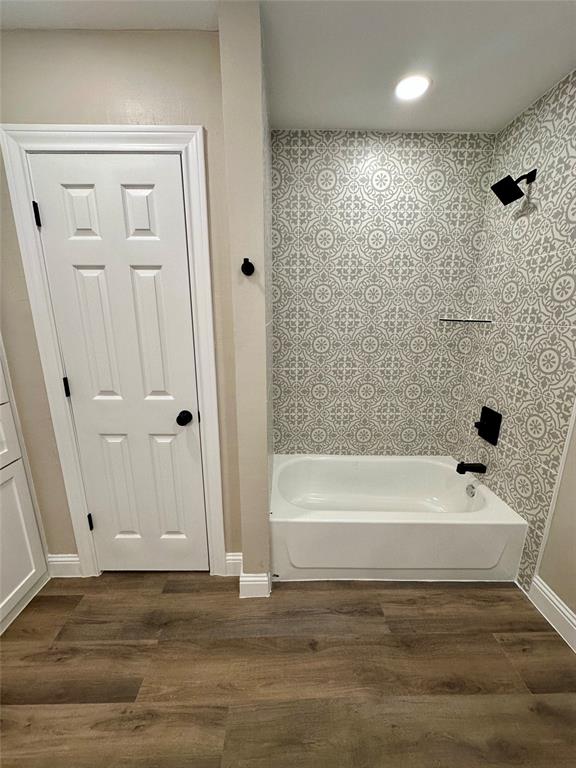 407 Rolling Wood Road, Baytown, Texas image 31