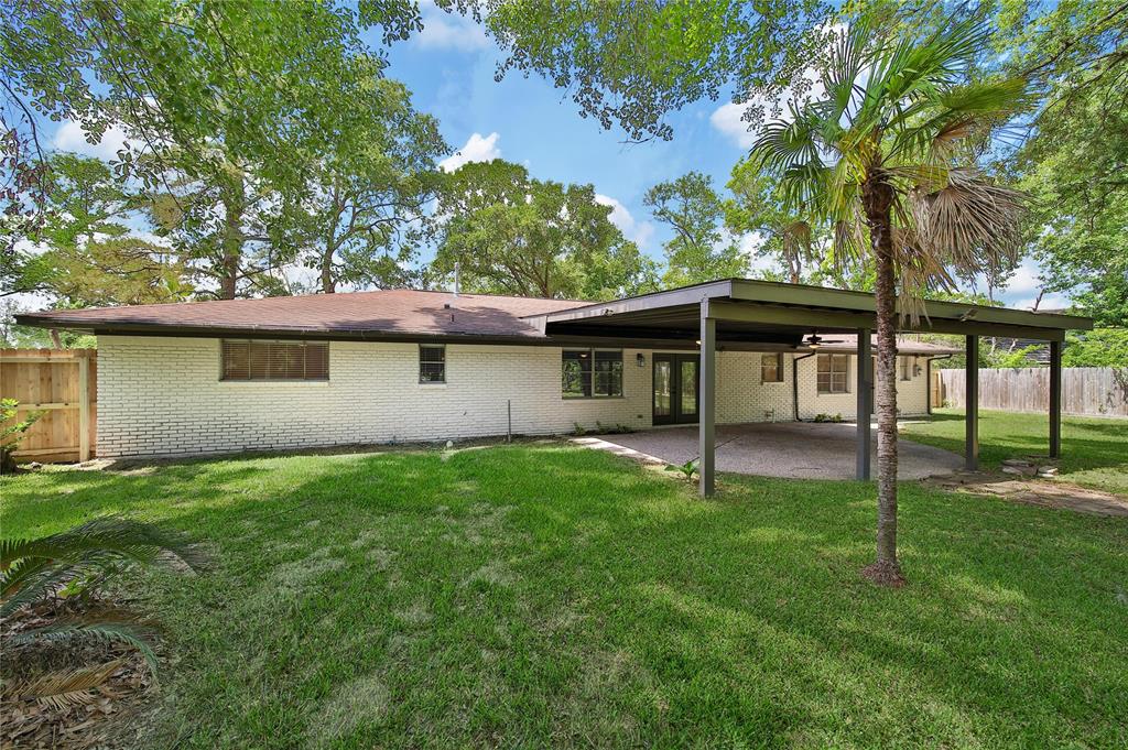 407 Rolling Wood Road, Baytown, Texas image 6