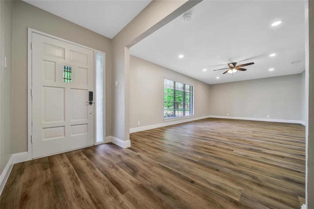 407 Rolling Wood Road, Baytown, Texas image 11