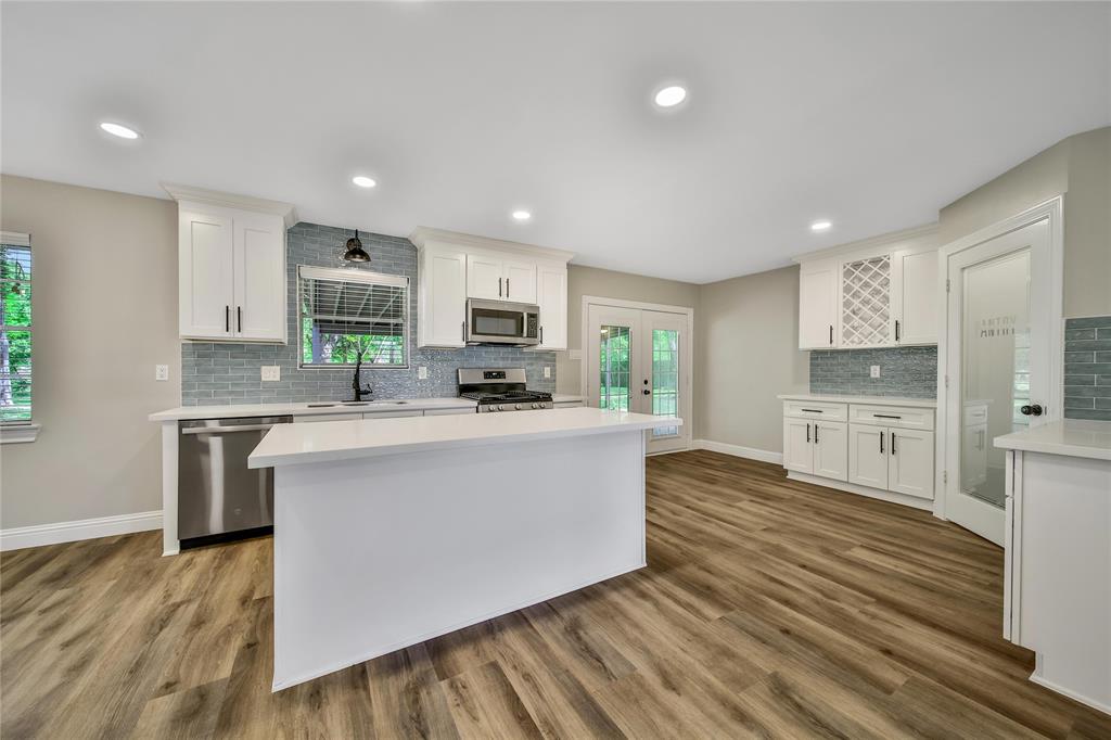 407 Rolling Wood Road, Baytown, Texas image 23