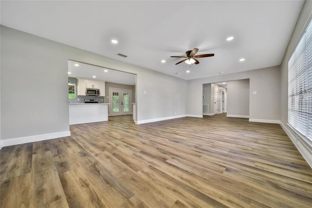 407 Rolling Wood Road, Baytown, Texas image 14