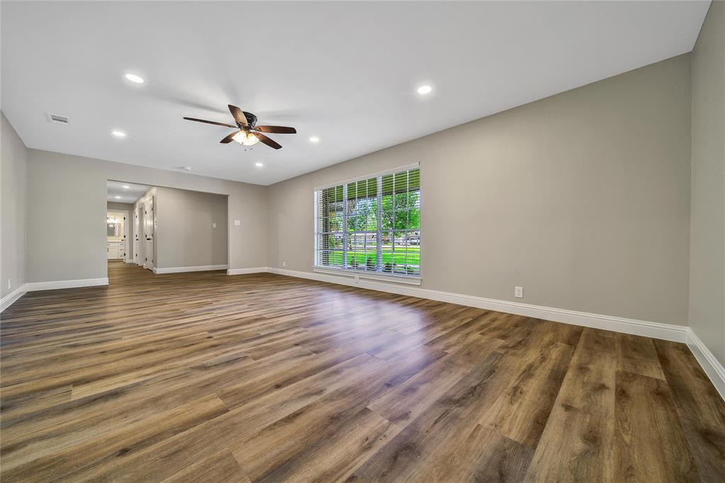 407 Rolling Wood Road, Baytown, Texas image 15