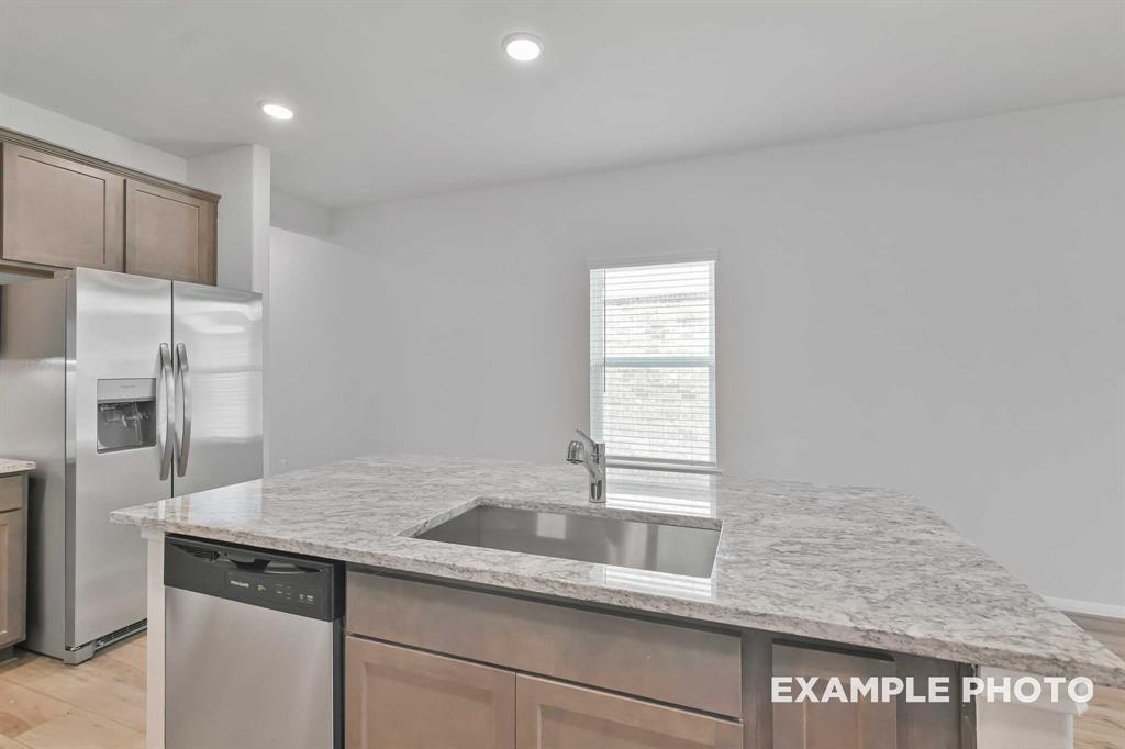 2033 Caney Creek Court, Conroe, Texas image 12