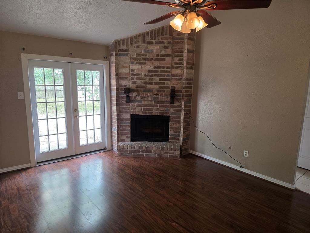 125 Trail Ride Road, Angleton, Texas image 2