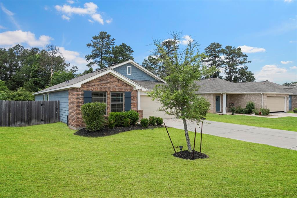 513 Bonnerville Lane, Magnolia, Texas image 4