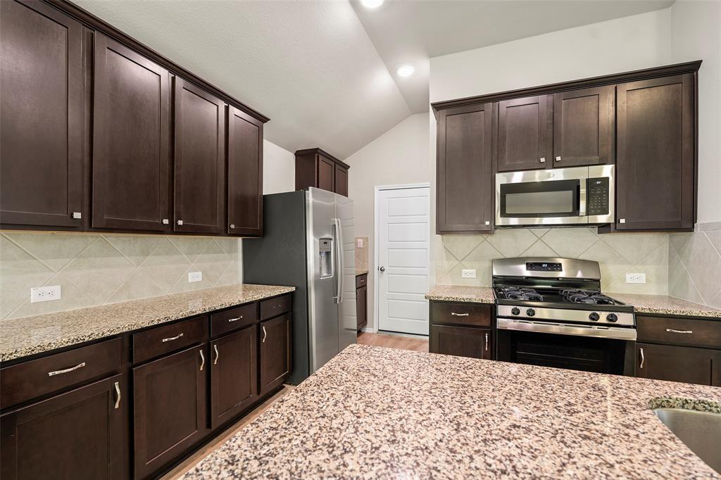 513 Bonnerville Lane, Magnolia, Texas image 15