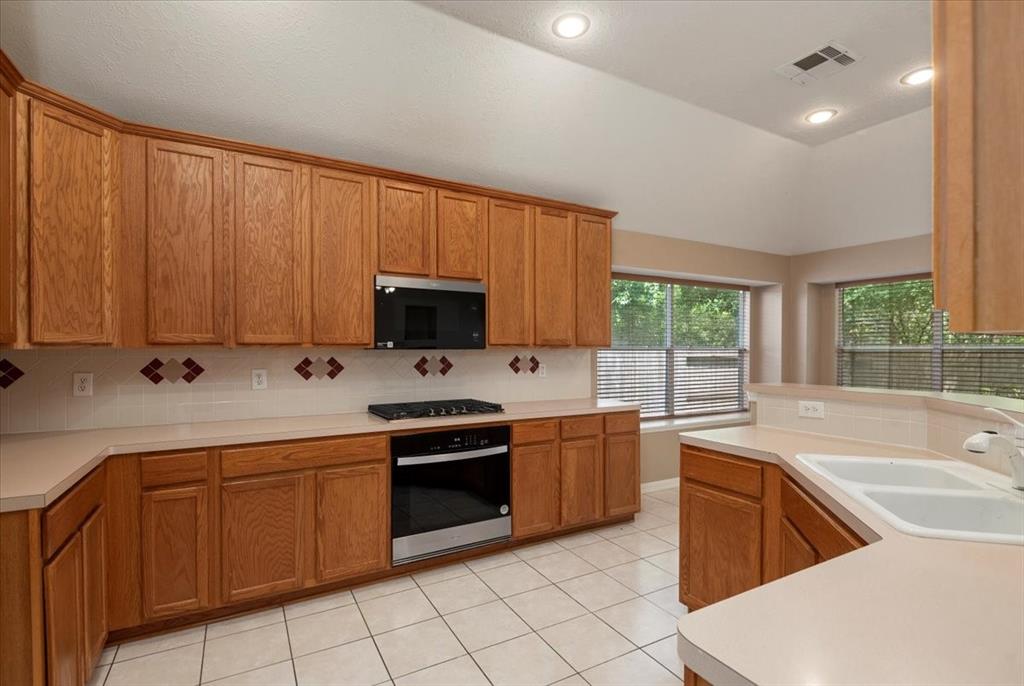 30 Teak Mill Place, The Woodlands, Texas image 16